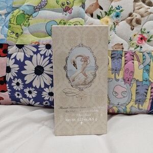 Flower Knows Swan Ballet Six-Color Makeup Palette (01‎ White Swan)
